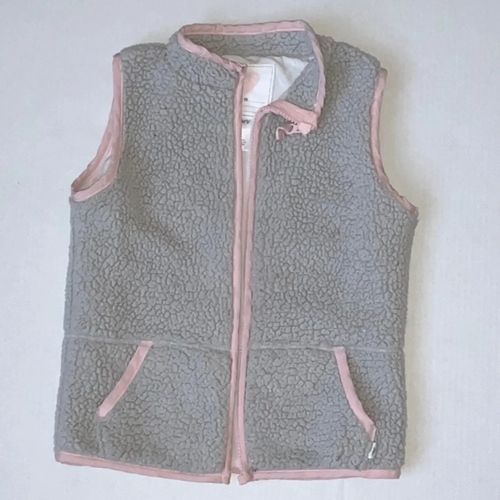 Carter’s Girl’s Vest | Sherpa Vest | Gray with Pink Trim | Cozy Fall Top Size 8